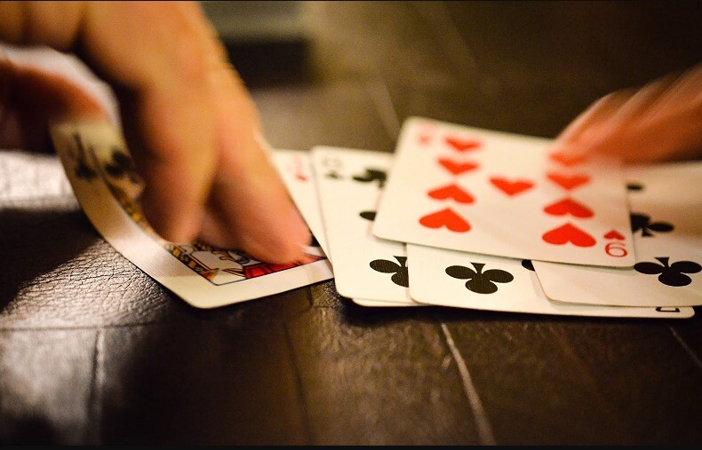 Chỉ bạn cách đọc bài đối thủ trong Phỏm cực dễ 5 Bạn cần rèn luyện kỹ năng phân tích và phán đoán trong cách đọc bài đối thủ trong Phỏm